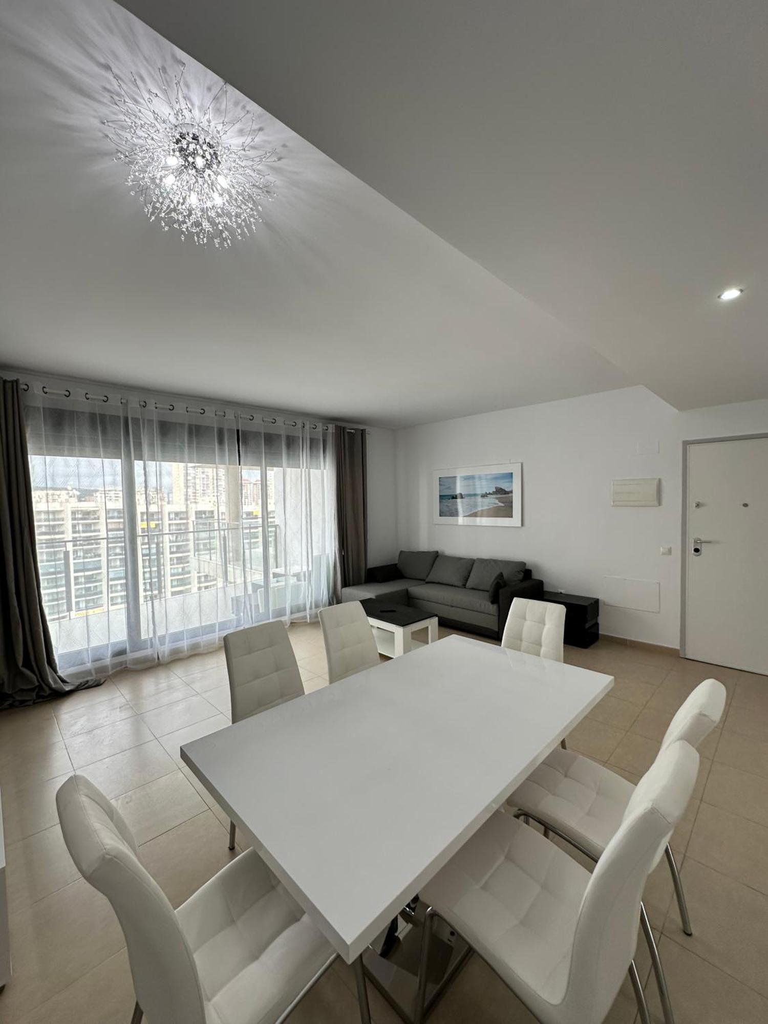 Luxurious, Newly-Renovated Large 2-Bedroom Condo By The Beach Бенідорм Екстер'єр фото